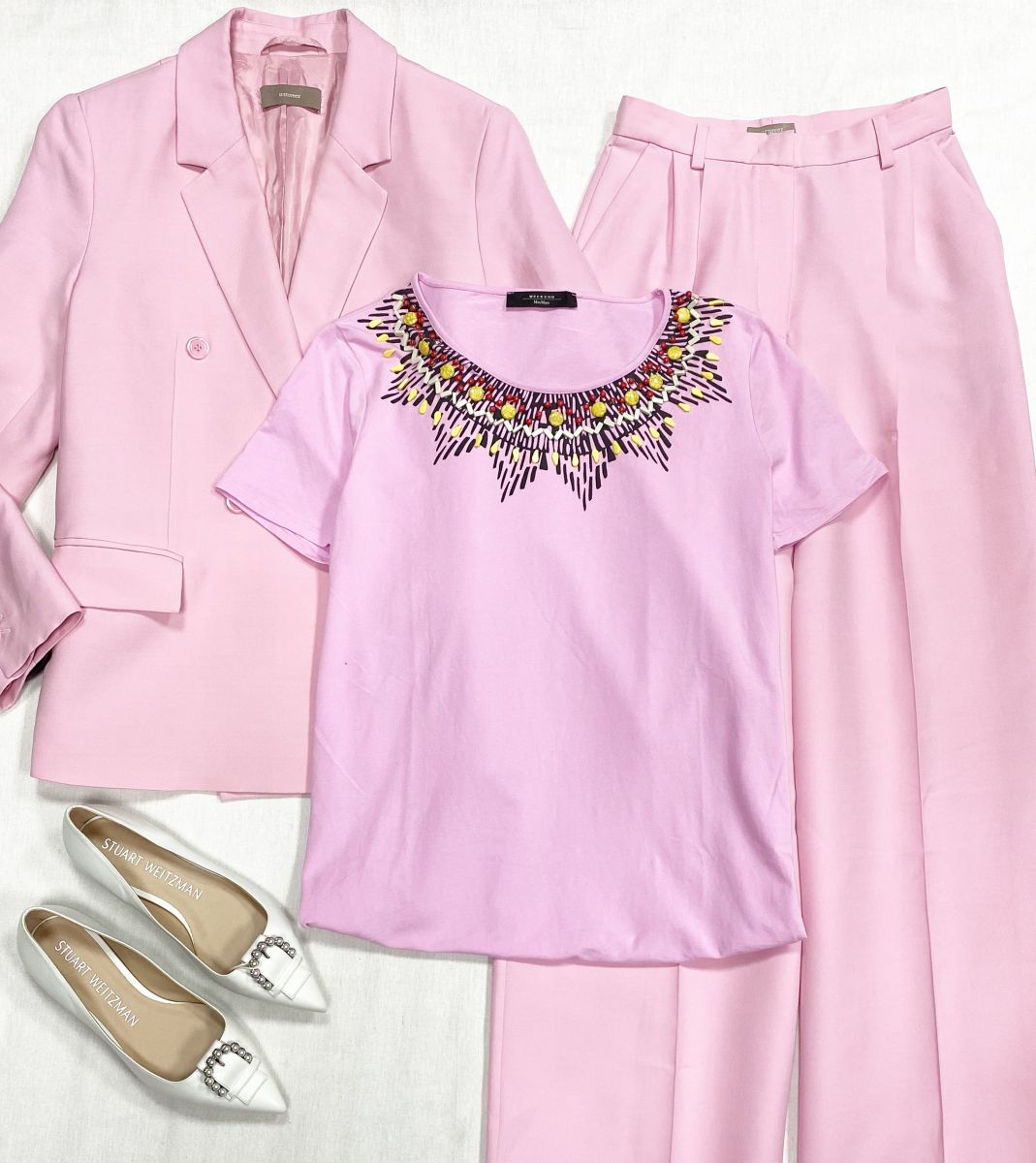 Костюм 12 Storeez размер XS цена 18 786 руб
Футболка Weekend/ Max Mara размер L цена 4 697 руб
Балетки Stuart Weitzman размер 37.5 цена 15 655 руб