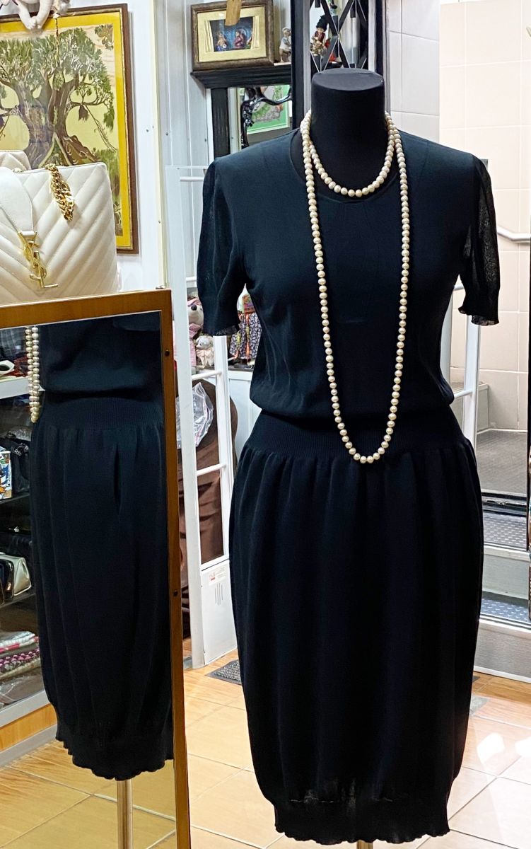 Платье YSL размер M цена 31 310 руб Бусы Chanel цена 78 275 руб