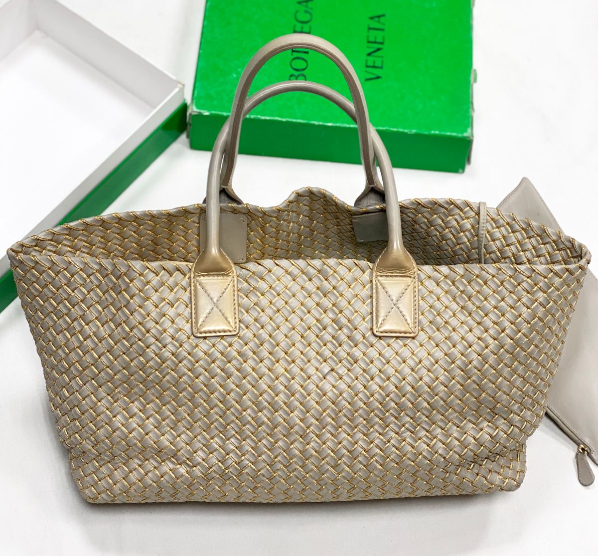 Сумка Bottega Veneta размер 40/25 цена 62 620 руб