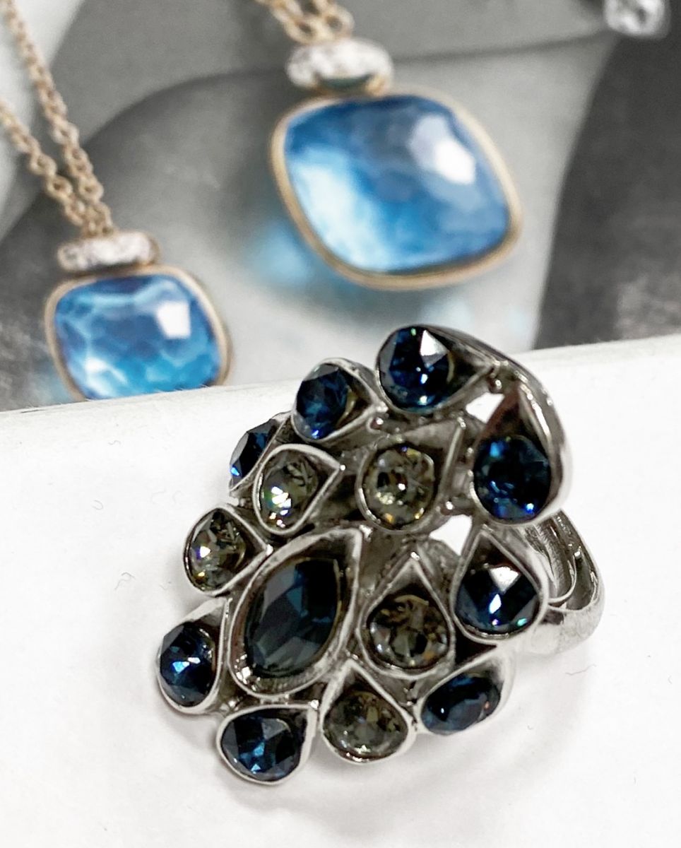 Кольцо / камни / Oscar De La Renta цена 12 524 руб