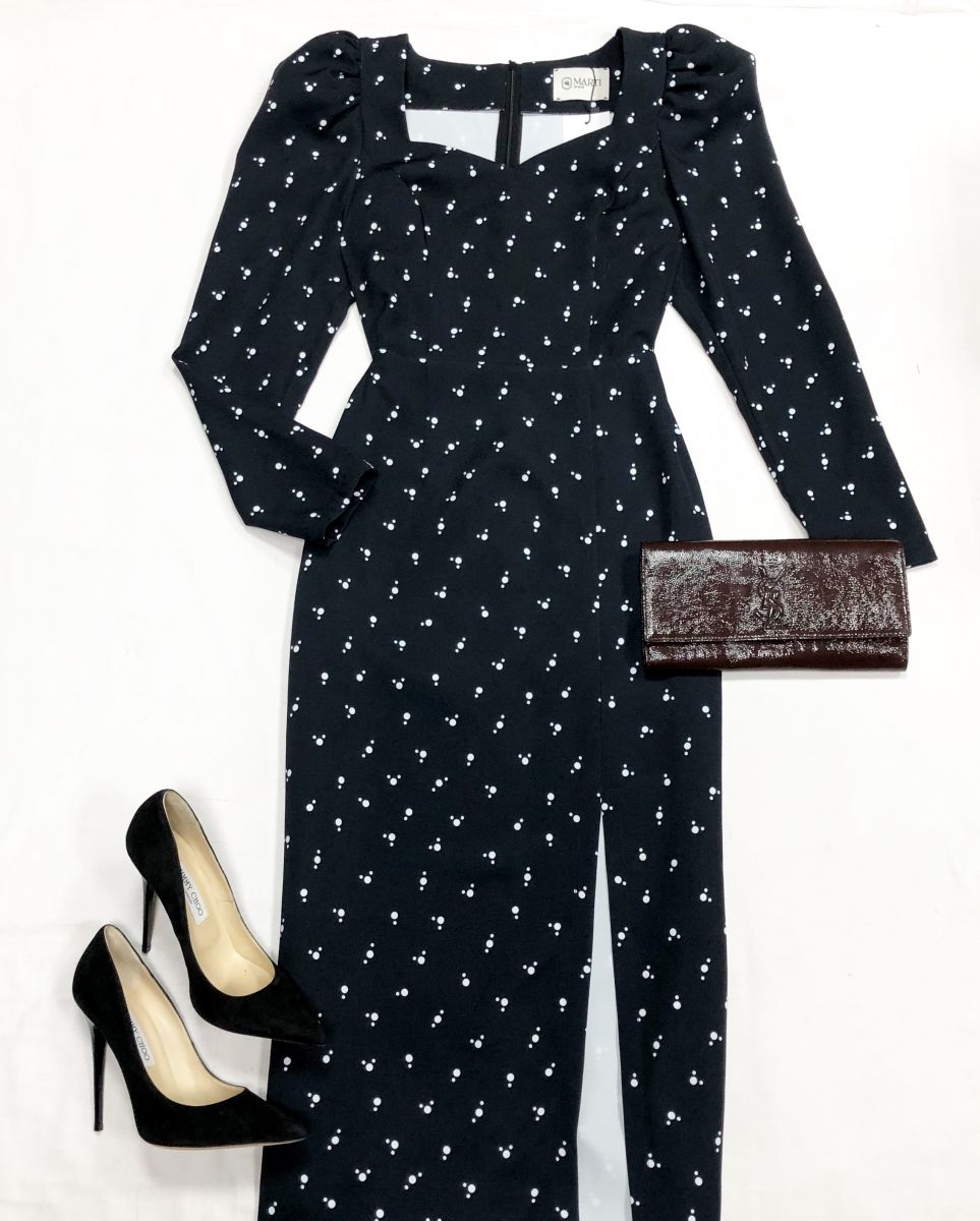 Платье размер M цена 4 697 руб
Туфли Jimmy Choo размер 38.5 цена 17 221 руб
Клатч Ysl