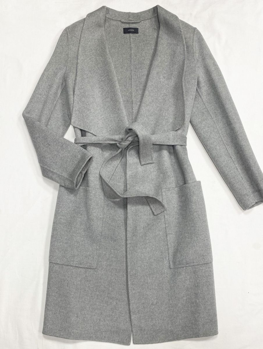 Пальто Joseph размер 38 цена 54 793 руб
Сапоги Manolo Blahnik размер 38 цена 28 179 руб
Сумка Gucci