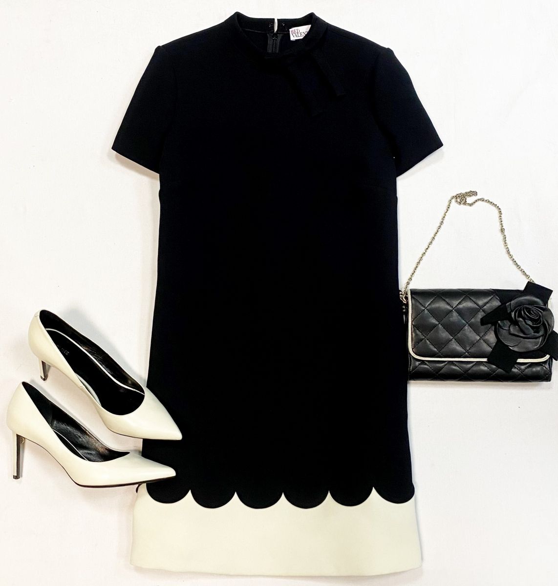 Платье Red Valentino размер 40 цена 7 693 руб
Туфли Celine размер 40 цена 30 770 руб
Сумка Dkny 