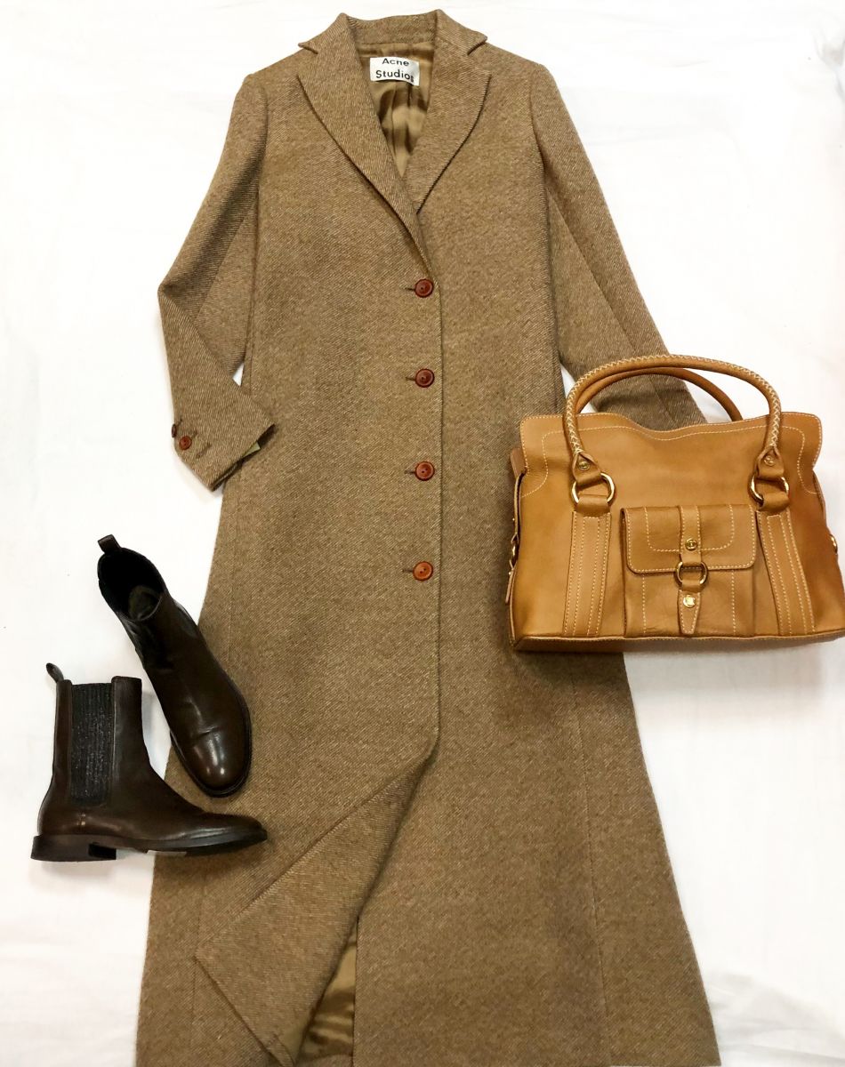 Пальто ACNE STUDIO размер 36 цена 30 770 руб 
Ботинки BRUNELLO CUCCINELLI размер 36 цена 30 770 руб 
Сумка CELINE