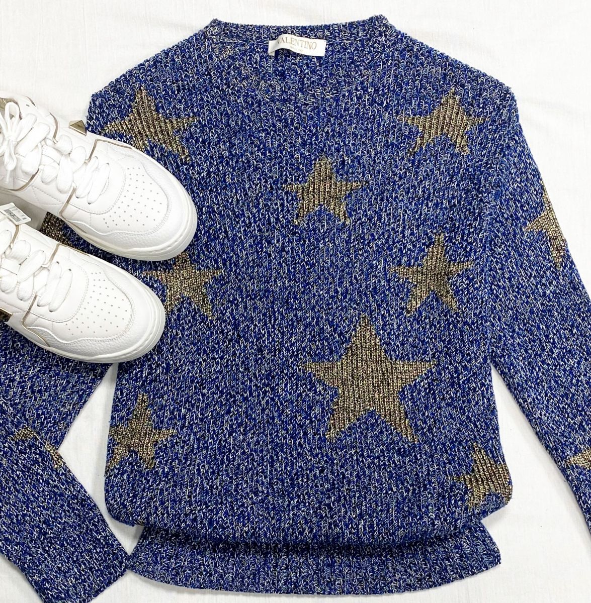 Кофта / люрекс/ Valentino размер S цена 23 483 руб
Кроссовки Valentino размер 40 цена 46 965 руб