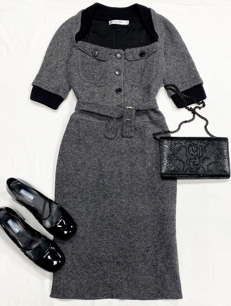 Платье Christian Dior размер 42 цена 31 310 руб
Туфли Prada размер 39 цена 46 965 руб
Сумочка Saint Laurent 