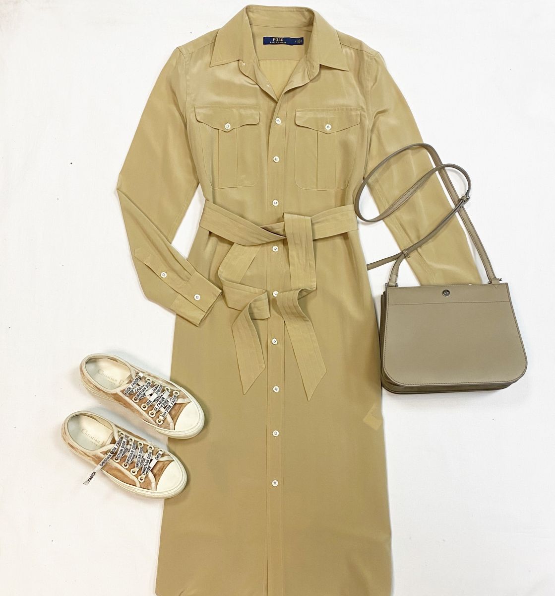 Платье Ralph Lauren размер 2 цена 9 231 руб
Кеды Dior размер 36.5 цена 23 078 руб
Сумка Loro Piana 