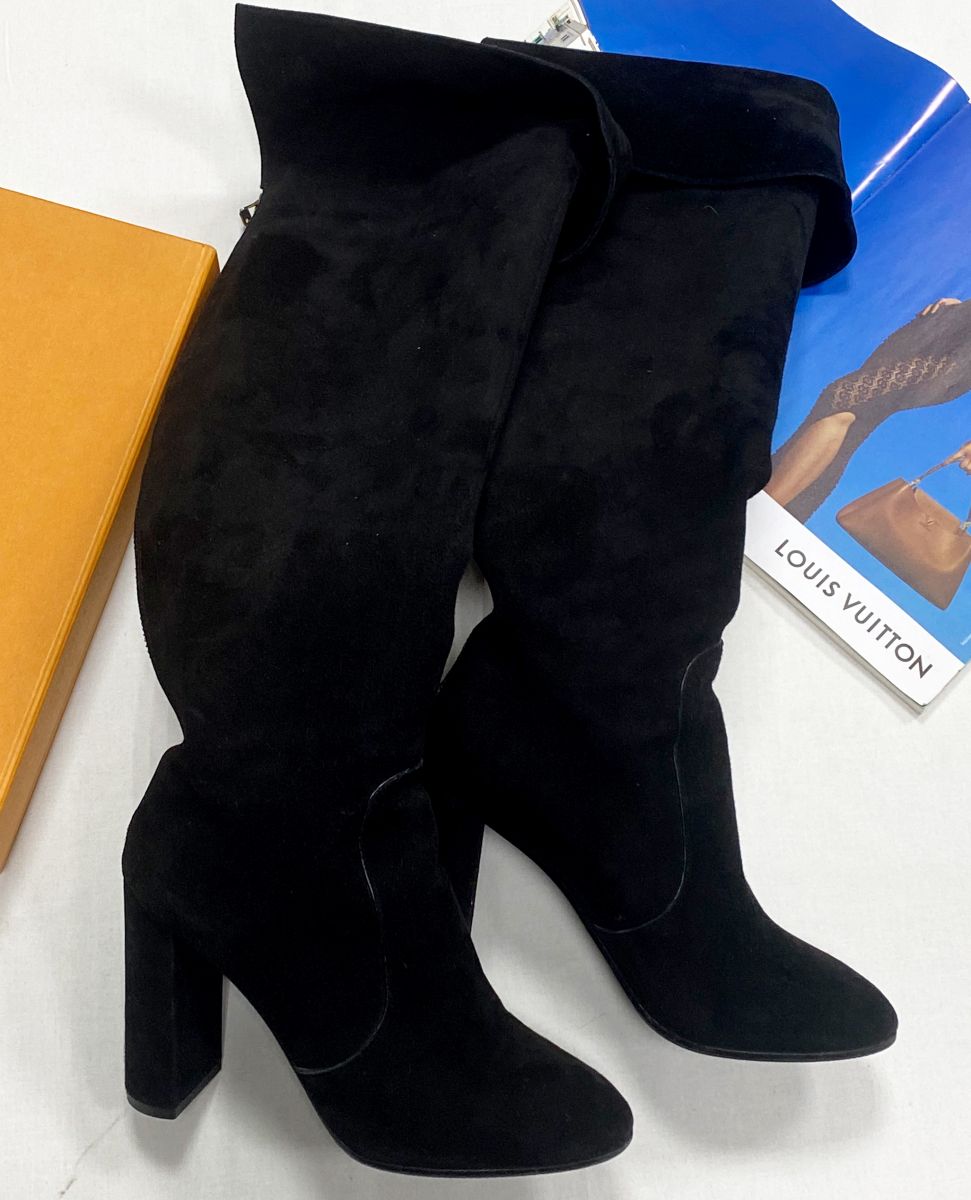 Сапоги Louis Vuitton размер 37 цена 23 483 руб
