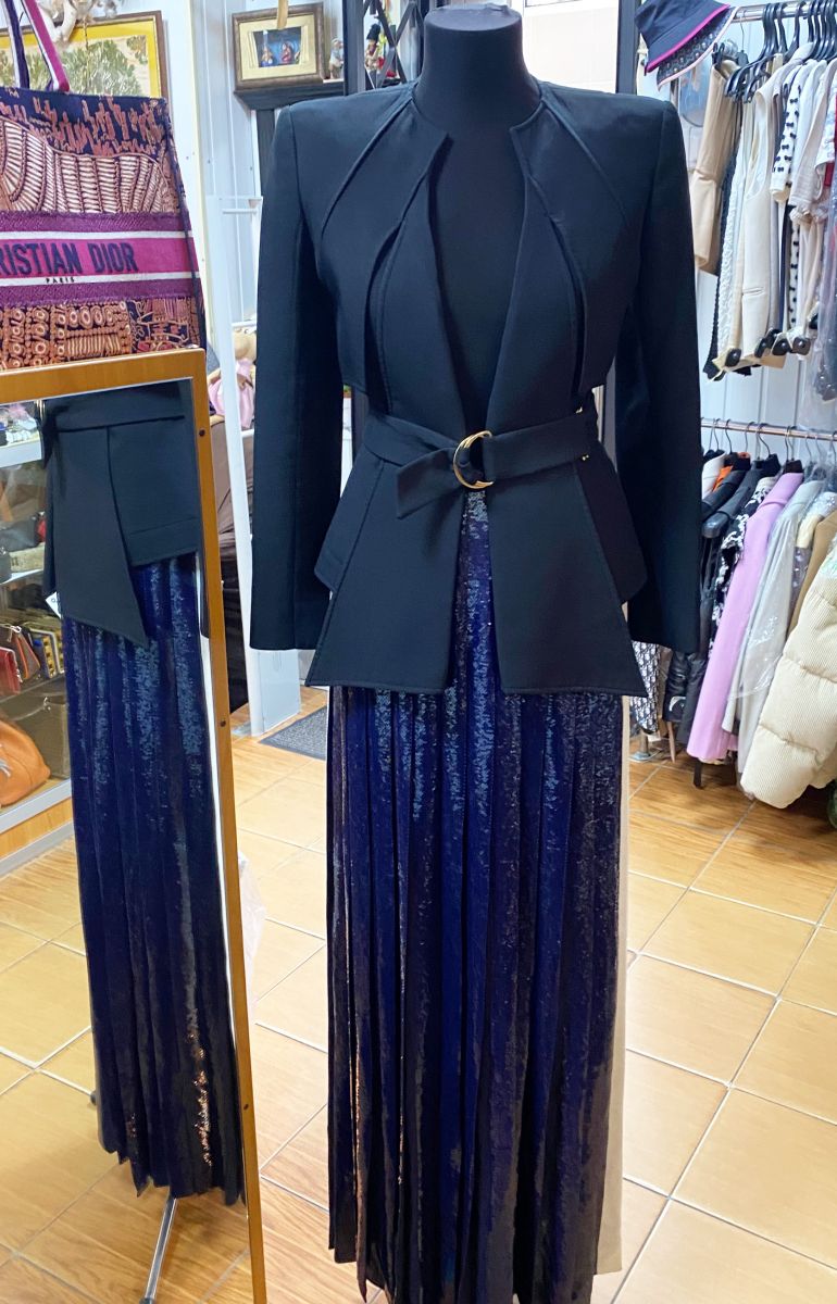 Жакет Balmain размер 38 цена 23 483 руб
Юбка / пайетки/ Ralph Lauren размер 8 цена 31 310 руб