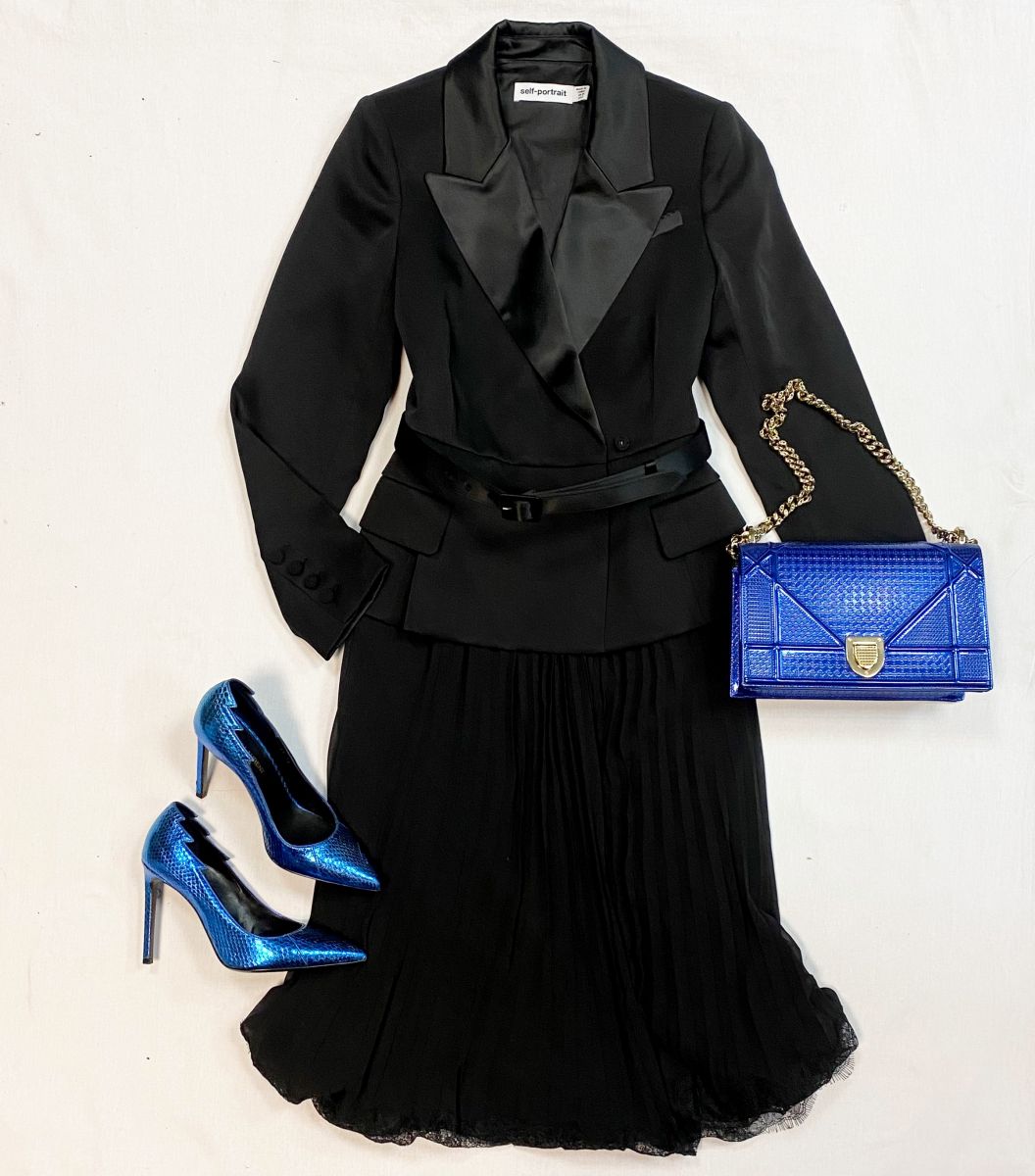 Платье Self Portrait размер 10/6 цена 12 308 руб
Туфли Saint Laurent размер 38 цена 15 385 руб
Сумка Dior