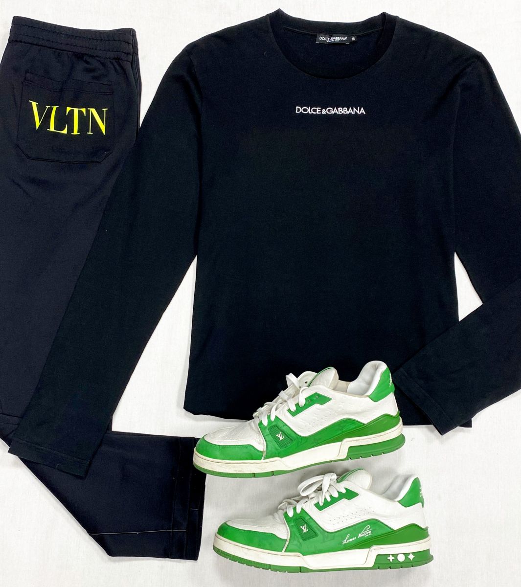 #mechtamen Кофта Dolce Gabbana размер 50 цена 7 828 руб
Брюки Valentino размер XL цена 7 828 руб
Кроссовки Louis Vuitton размер 44 цена 42 269 руб