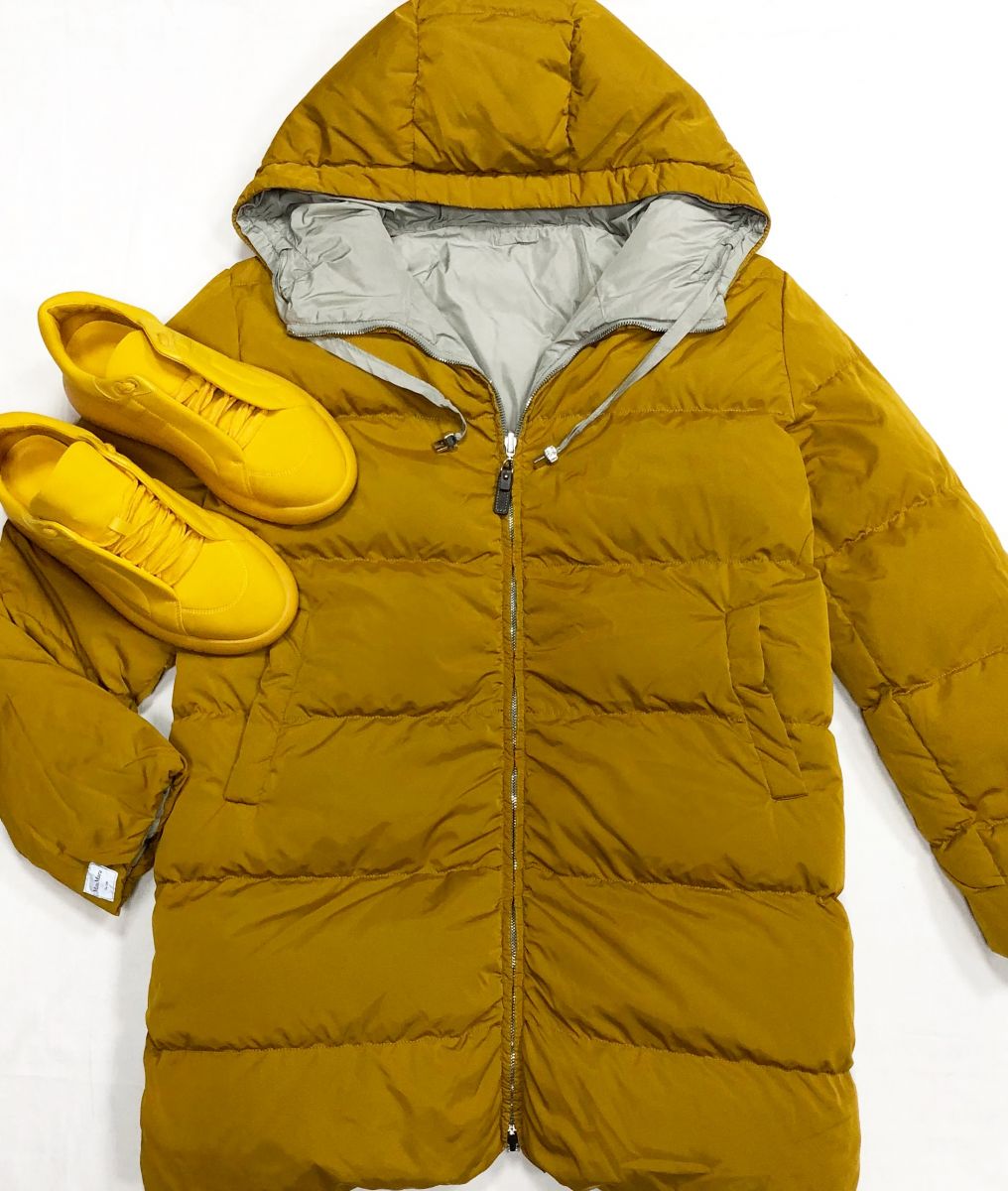 Куртка /двухсторонняя/ Max Mara размер 46 цена 23 483 руб
Кроссовки Hermes размер 40 цена 46 965 руб