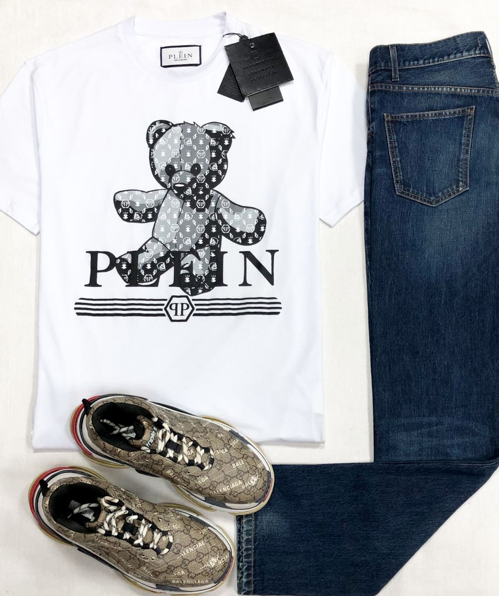 #mechtamen Футболка Plein размер XL цена 15 655 руб/ с биркой/ 
Джинсы Dolce Gabbana размер 46 цена 10 959 руб
Кроссовки Balenciaga / Gucci размер 42 цена 46 965 руб