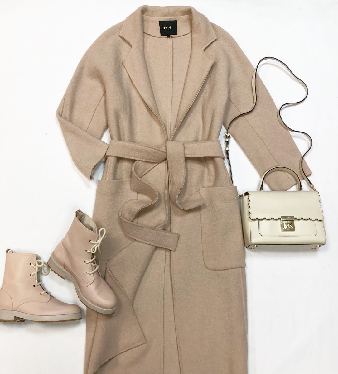 Пальто Maje размер 1 цена 18 462 руб
Ботинки Red Valentino размер 37 цена 23 078 руб
Сумка Michael Kors