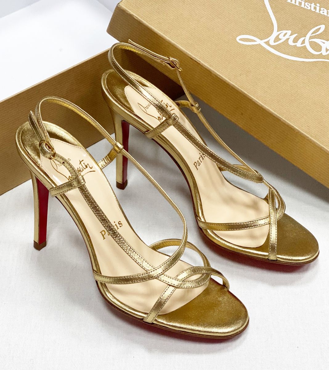 Босоножки Louboutin размер 35.5 цена 18 786 руб