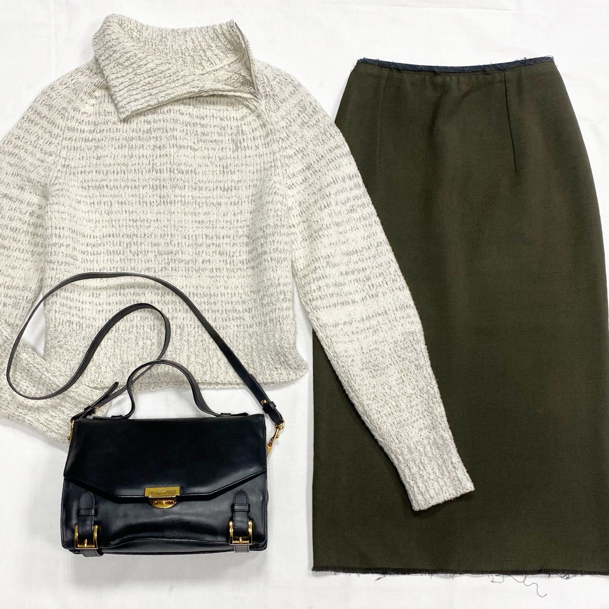 Свитер Isabel Marant размер 38 цена 15 655 руб
Юбка Isabel Marant размер 42 цена 9 393 руб
Сумка Trussardi 