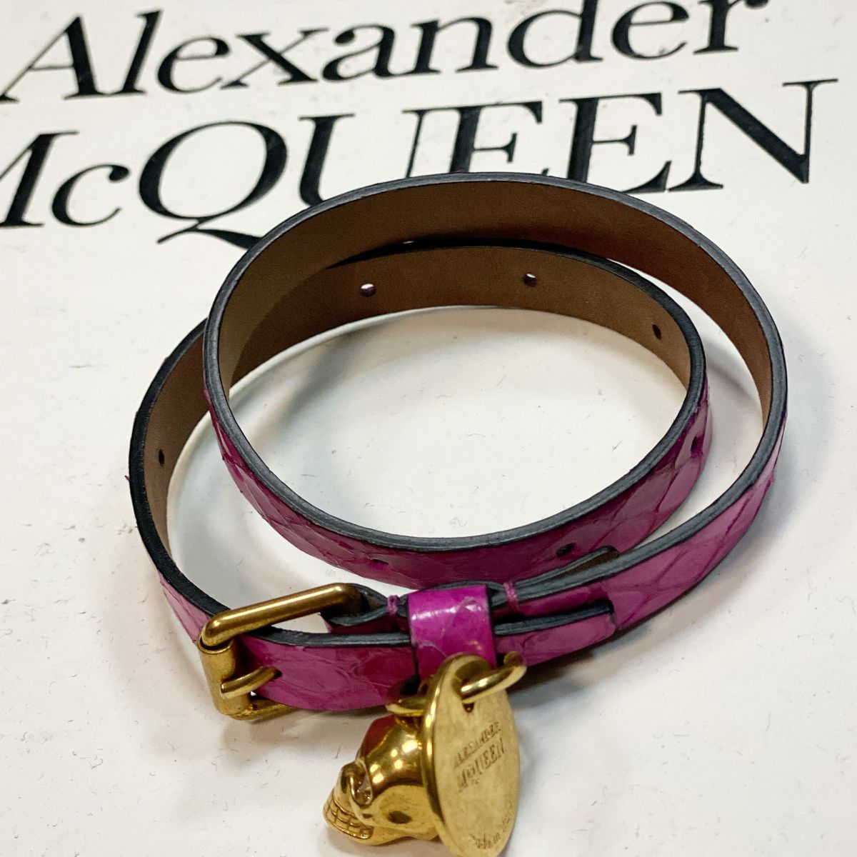 Браслет Alexander McQueen цена 4 616 руб 
