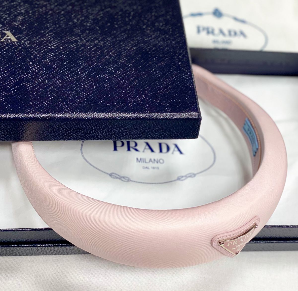 Ободок Prada цена 15 655 руб 