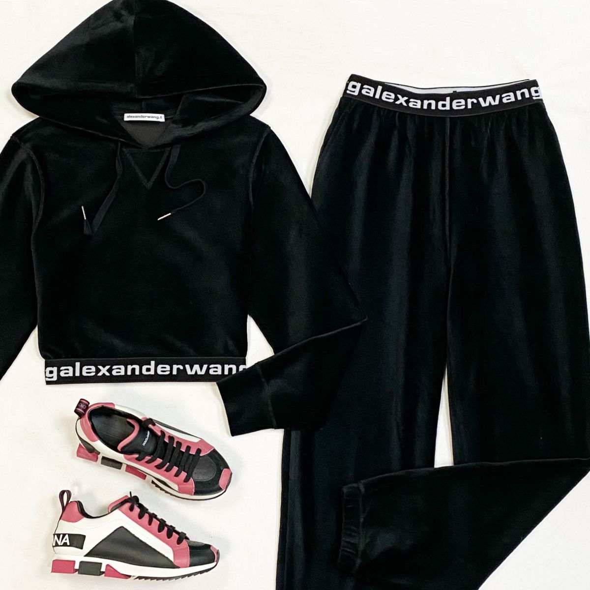 Костюм/вельвет/ Alexander Wang размер S цена 30 770 рубКеды Dolce Gabbana размер 35 цена 26 155 руб