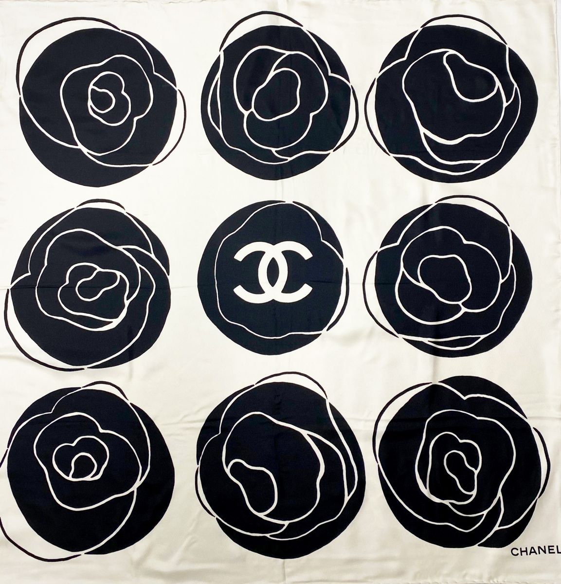 Платок / шелк / Chanel размер 90/90 цена 28 179 руб 