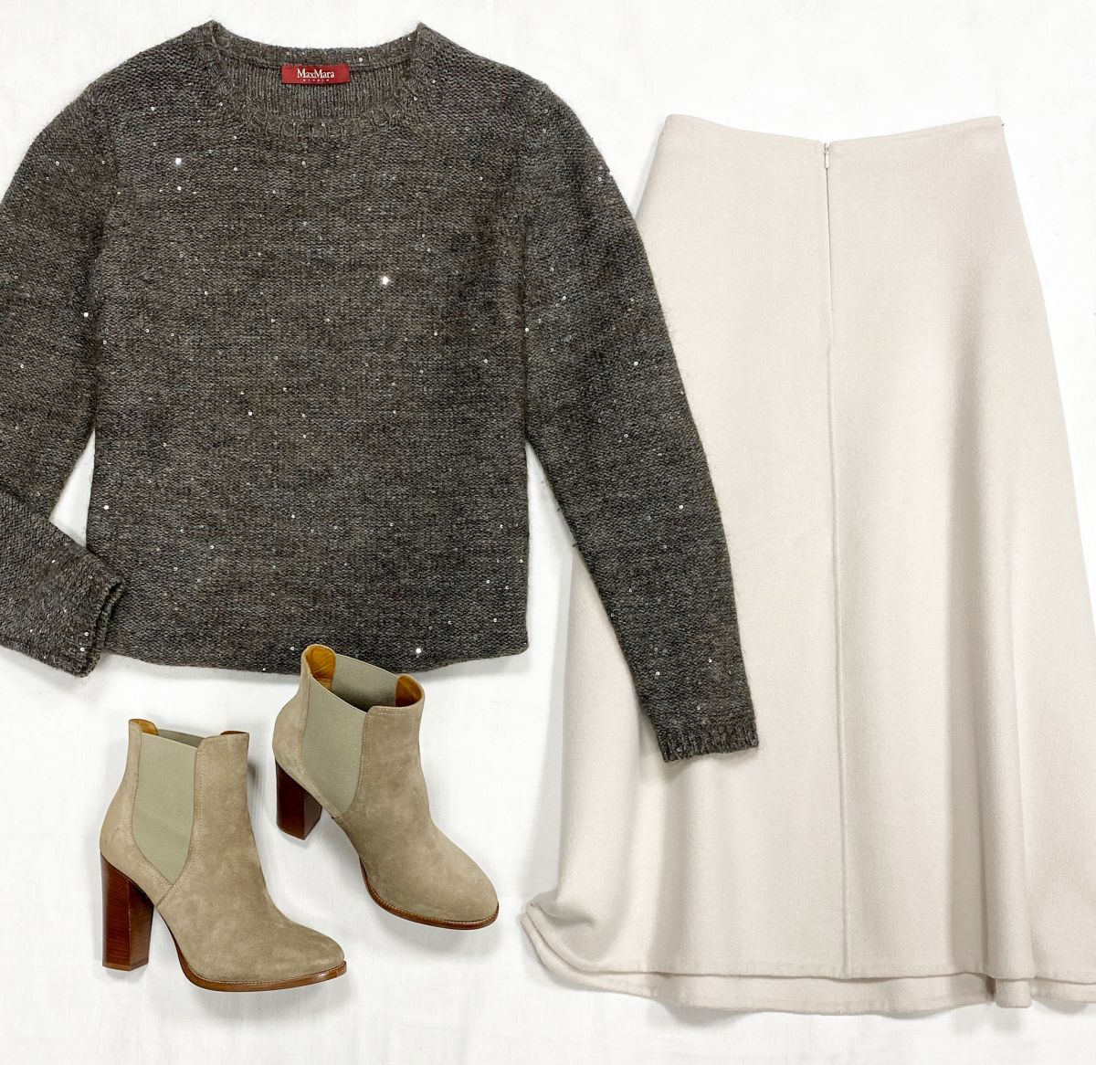 Кофта /пайетки/ Max Mara размер 42 цена 7 693 руб
Юбка S Max Mara размер 42 цена 12 308 руб
Ботильоны Ralph Lauren размер 37.5 цена 30 770 руб