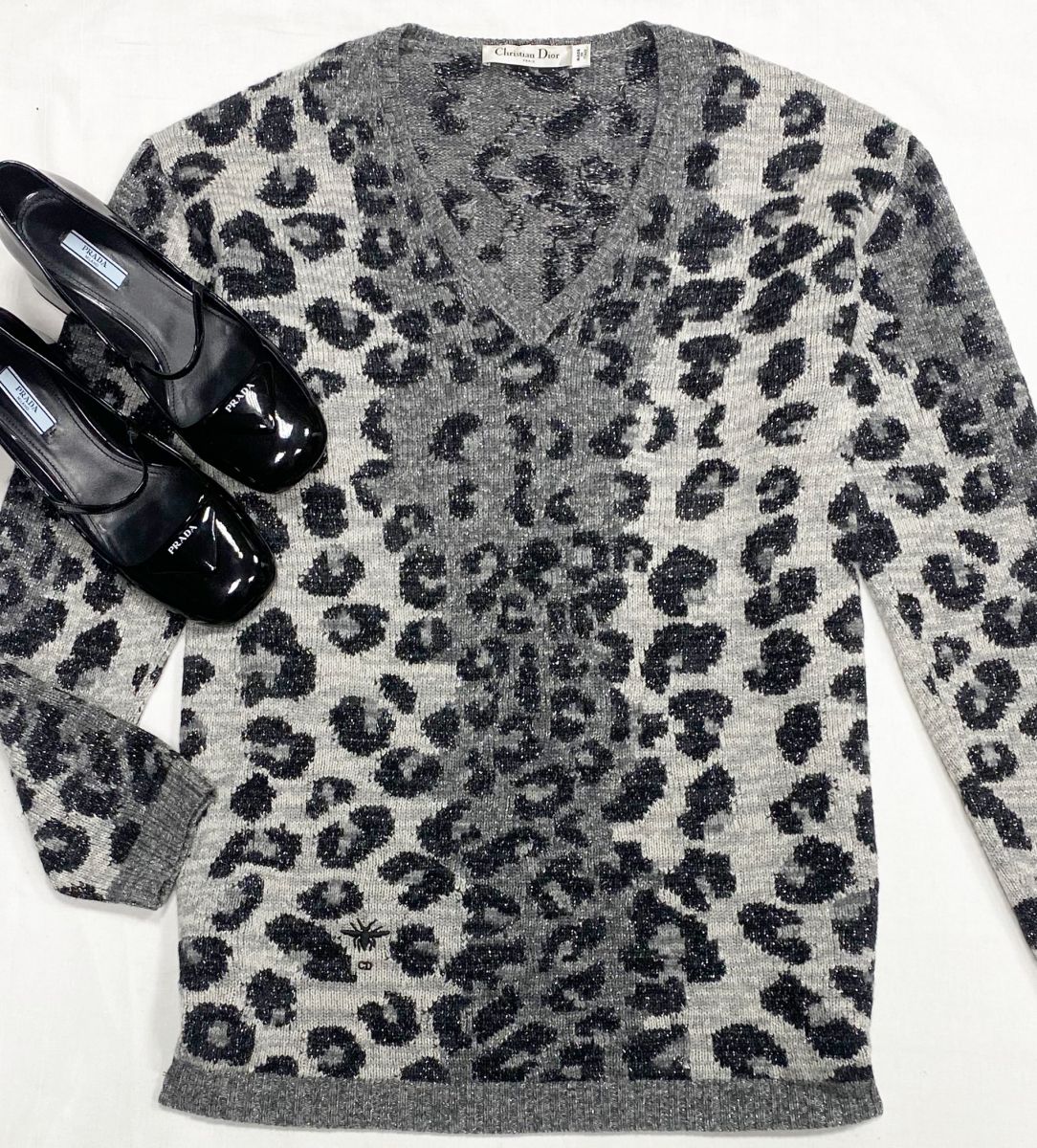 Кофта /люрекс/ Christian Dior размер 36 цена 23 483 руб
Туфли Prada размер 39 цена 46 965 руб