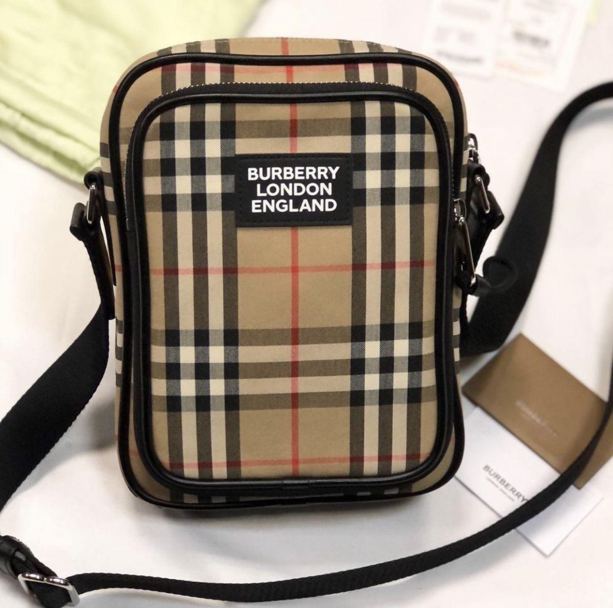 Сумка Burberry  размер 22/15 цена 38 463 руб /новая /карточки/