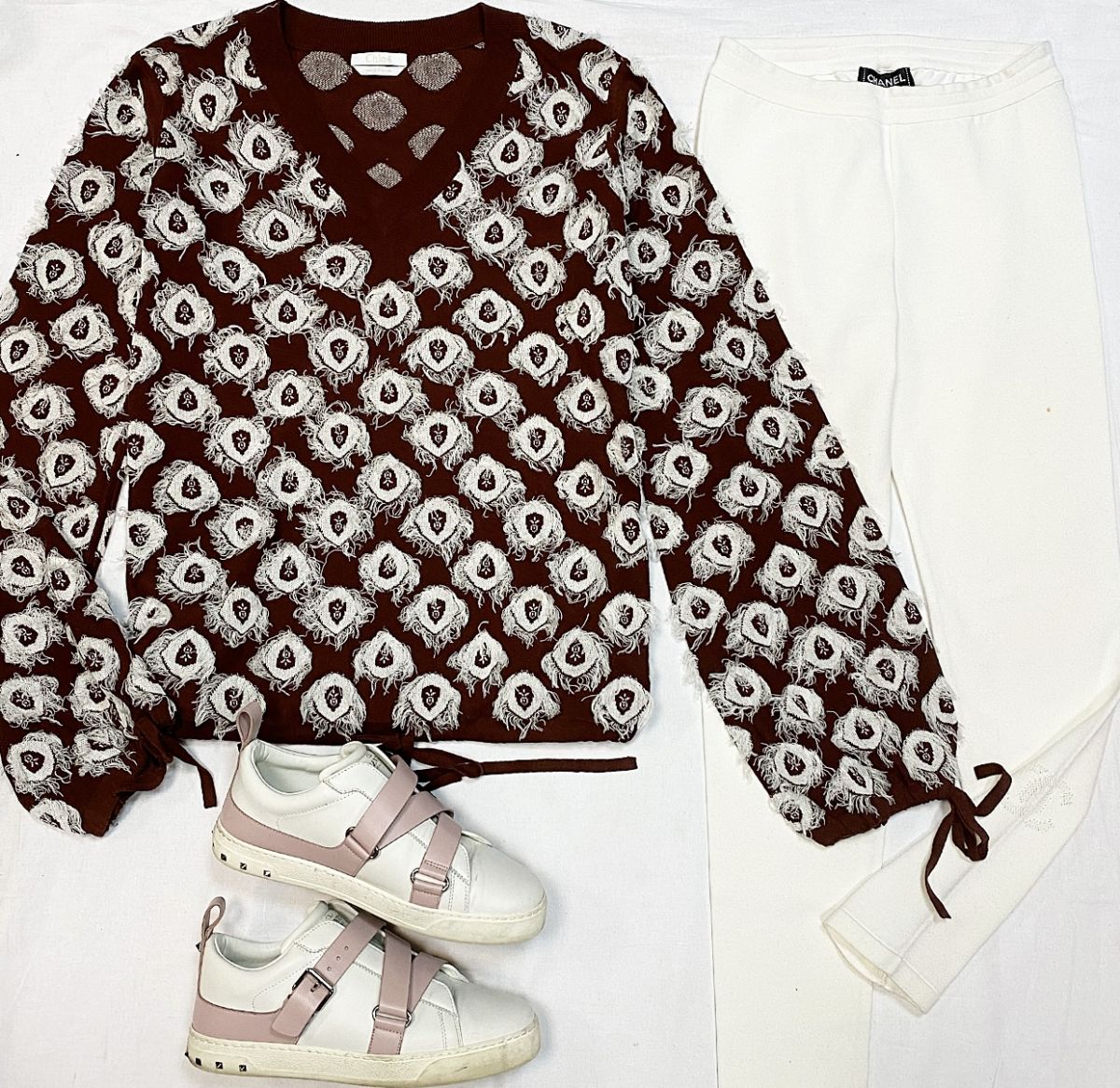 Брюки Chanel размер 38 цена 23 078 руб Кофта Chloè размер M цена 7 693 рубКеды Valentino размер 37 цена 12 308 руб