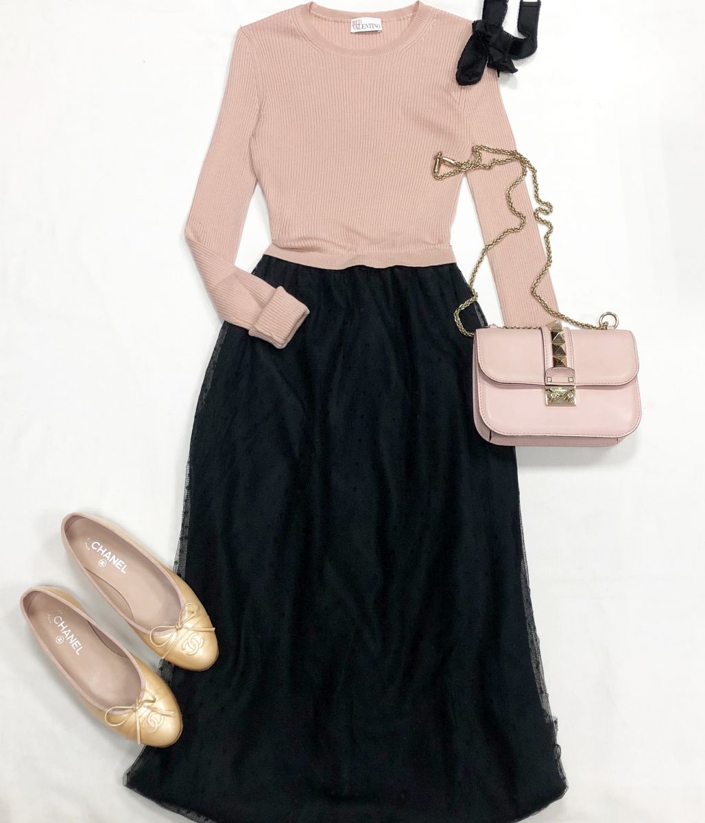 Платье Red Valentino размер XS цена 10 770 руб
Балетки Chanel размер 37.5 цена 23 078 руб
Сумка Valentino