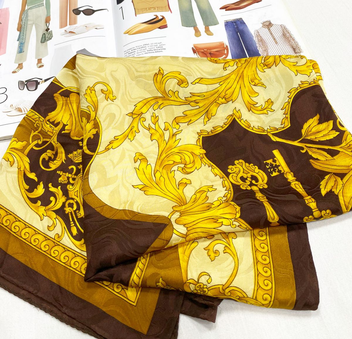 Платок / шелк / размер 90/90 цена 4 697 руб