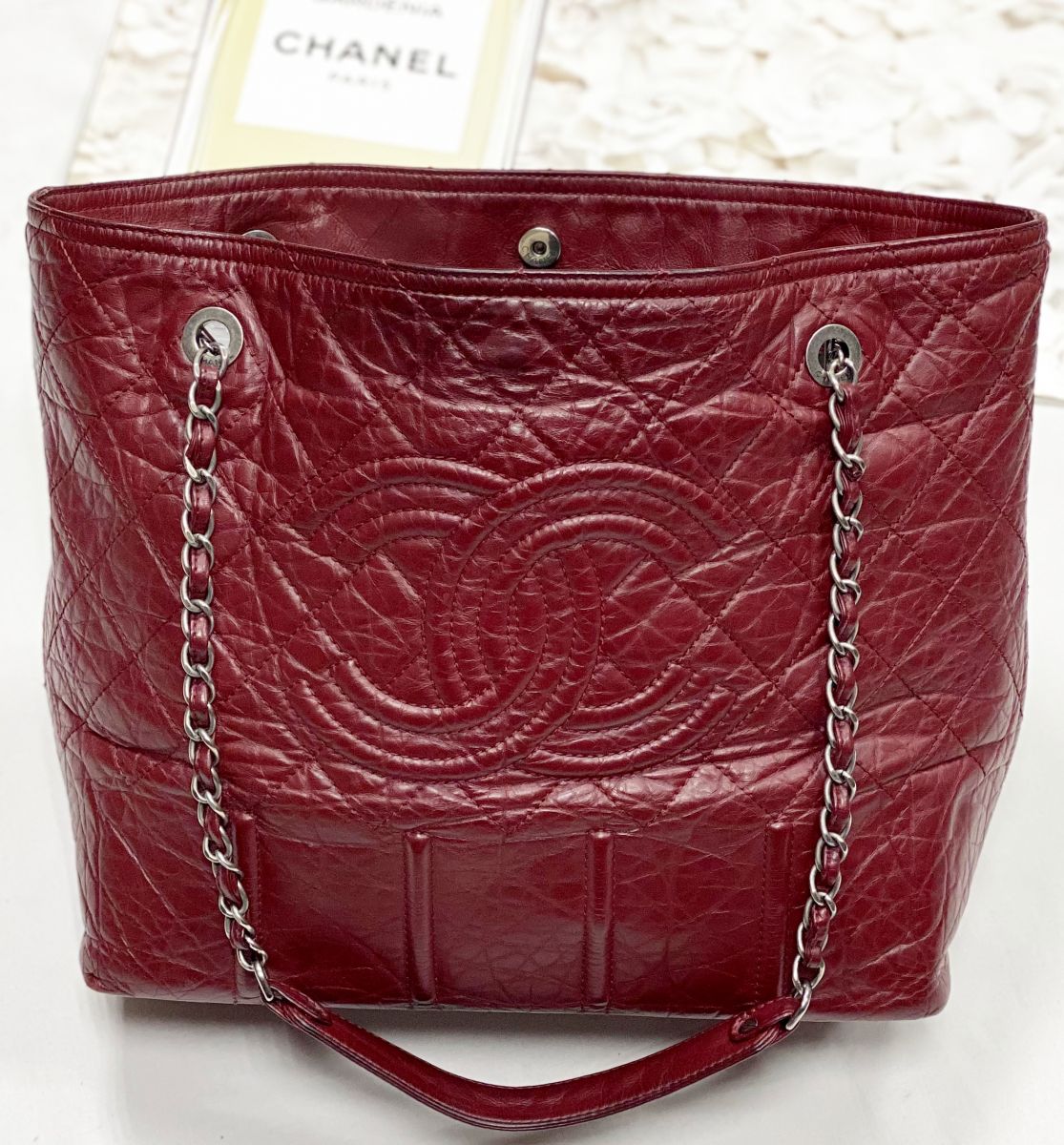 Сумка Chanel размер 35/30 цена 92 310 руб

