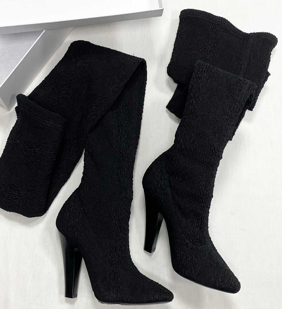 Сапоги Saint Laurent размер 39 цена 28 179 руб

