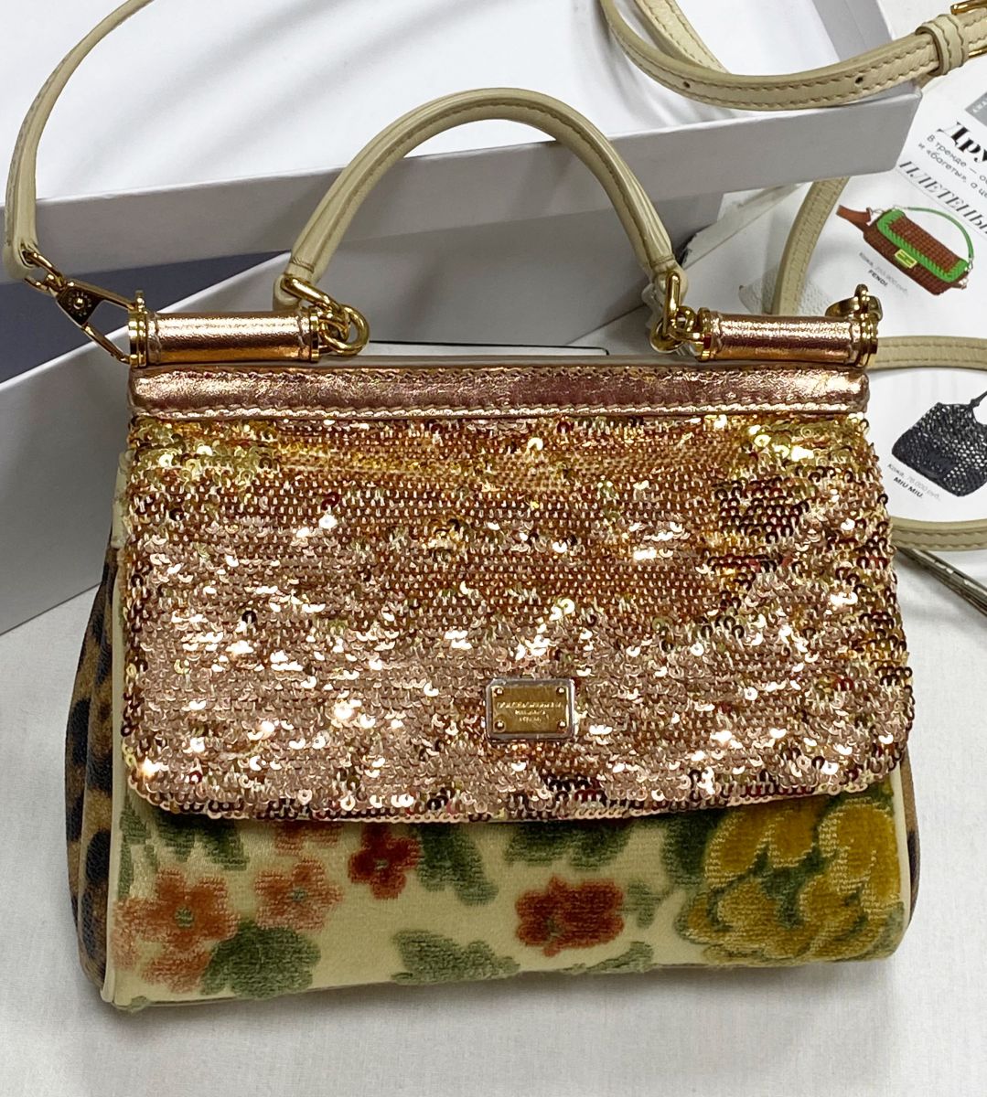 Сумочка / пайетки/ Dolce Gabbana размер 20/15 цена 54 793 руб

