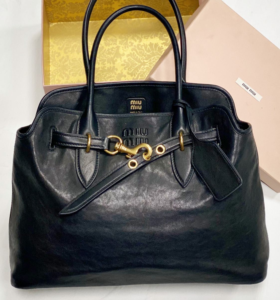 Сумка Miu Miu размер 40/25 цена 156 550 руб
