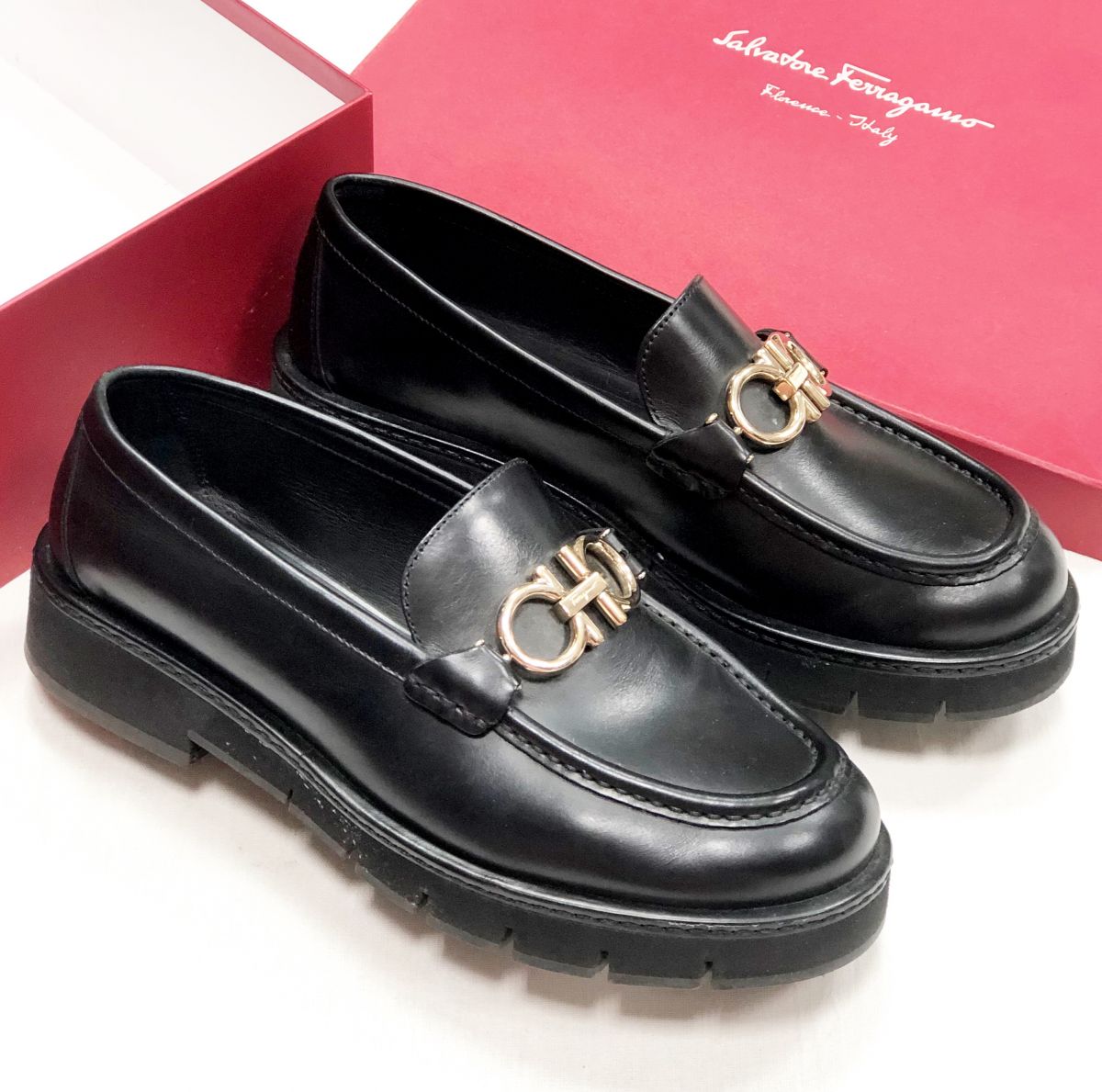 Лоферы Salvatore Ferragamo размер 37.5 цена 15 655 руб

