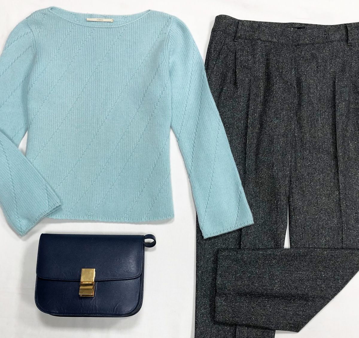Кофта Malo размер 38 цена 9 231 руб
Брюки Weekend/Max Mara/ размер 44 цена 7 693 руб
Сумка Celine