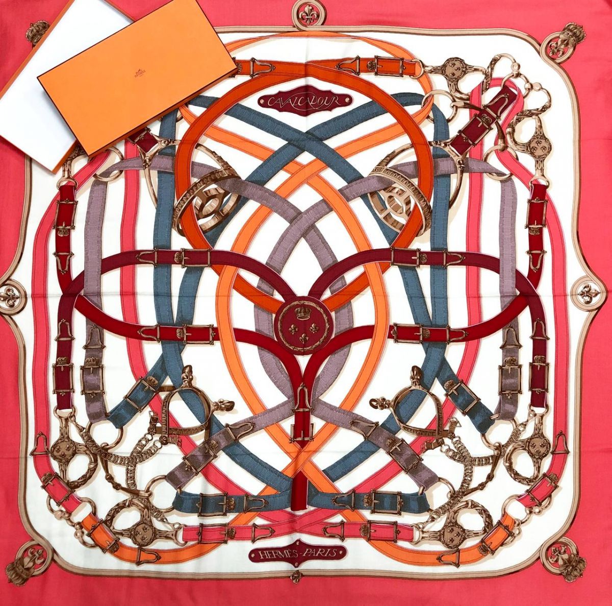 Платок Hermes размер 140/140цена 92 310 руб /в коробке/ 