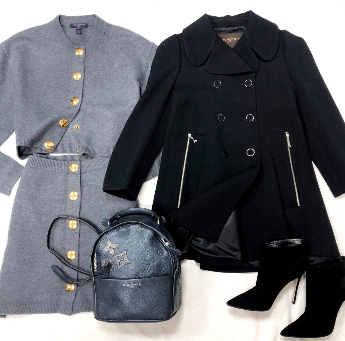Костюм /кашемир/ LOUIS VUITTON размер M цена 46 965 руб 
Пальто LOUIS VUITTON размер 42 цена 54 794 руб 
Рюкзачок LOUIS VUITTON