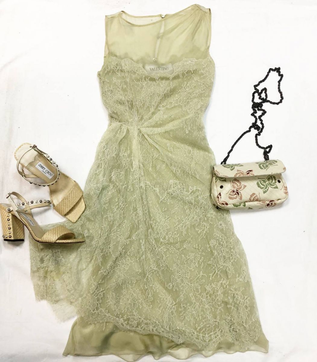 Платье Valentino размер S цена 23 078 руб 
Сумочка Bottega veneta