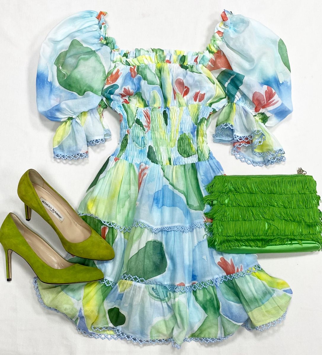 Платье Charo Ruiz размер XS цена 12 524 руб
Туфли Manolo Blahnik размер 36.5 цена 23 483 руб
Клатч Charlotte Olympia 