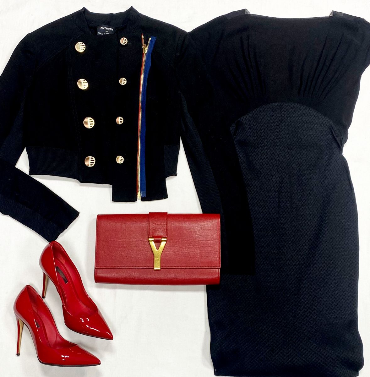 Куртка Anthony Vaccarello размер 38 цена 9 393  руб
Платье Sport Max размер 36 цена 7 828 руб
Туфли Dolce Gabbana размер 36.5 цена 15 655 руб
Клатч Ysl 