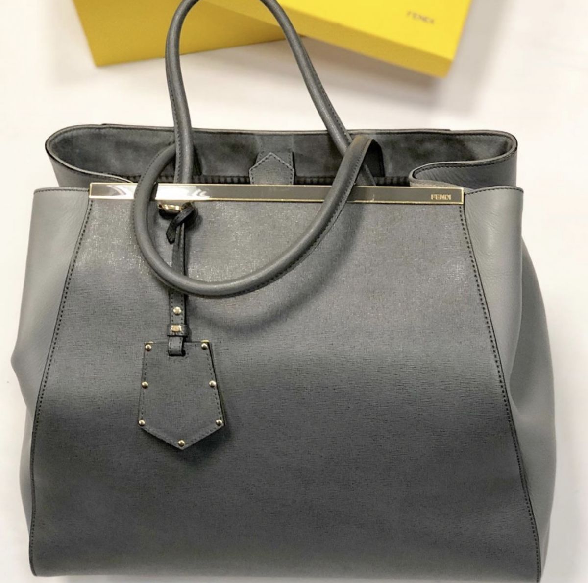 Сумка FENDI размер 30x38 цена 30 770 руб