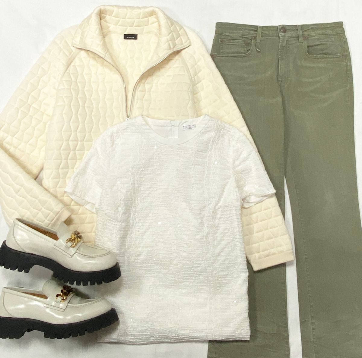 Куртка AKRIS размер 46 цена 31 310 руб 
Блузка / вышивка / пайетки / Brunello Cucinelli размер L цена 23 483 руб 
Джинсы R13 размер 29 цена 23 483 руб 
Лоферы Gucci размер 41 цена 31 310 руб