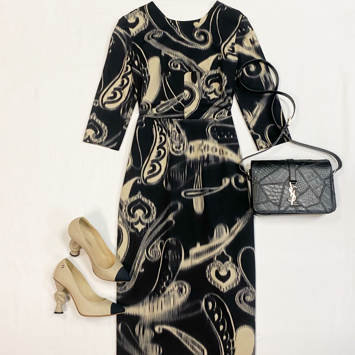 Платье Etro размер 46 цена 9 231 рубТуфли Chanel размер 37 цена 46 155 рубСумка Ysl