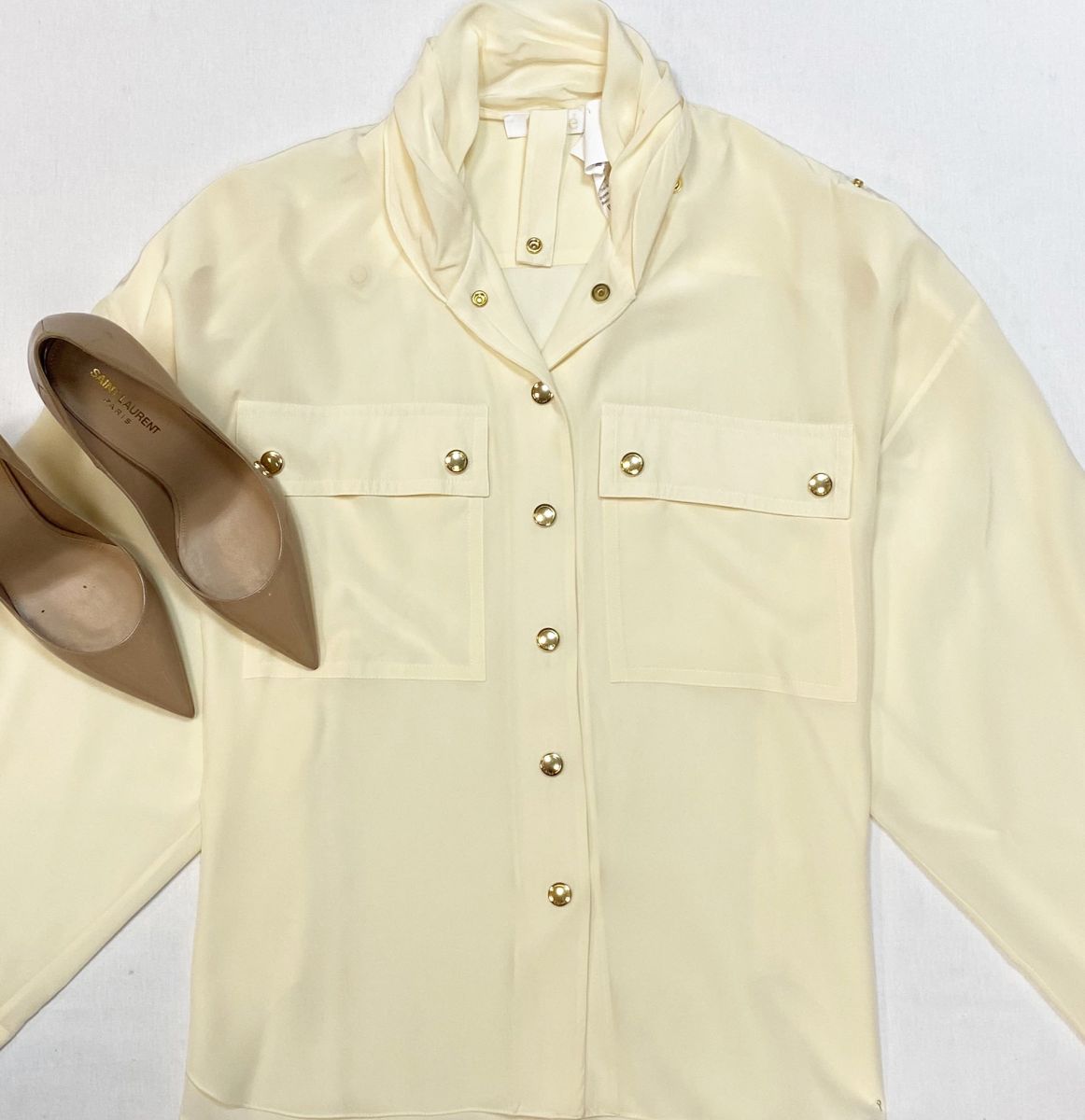 Блузка Chloe размер 36 цена 15 385 руб
Туфли Saint Laurent размер 40.5 цена 18 463 руб 