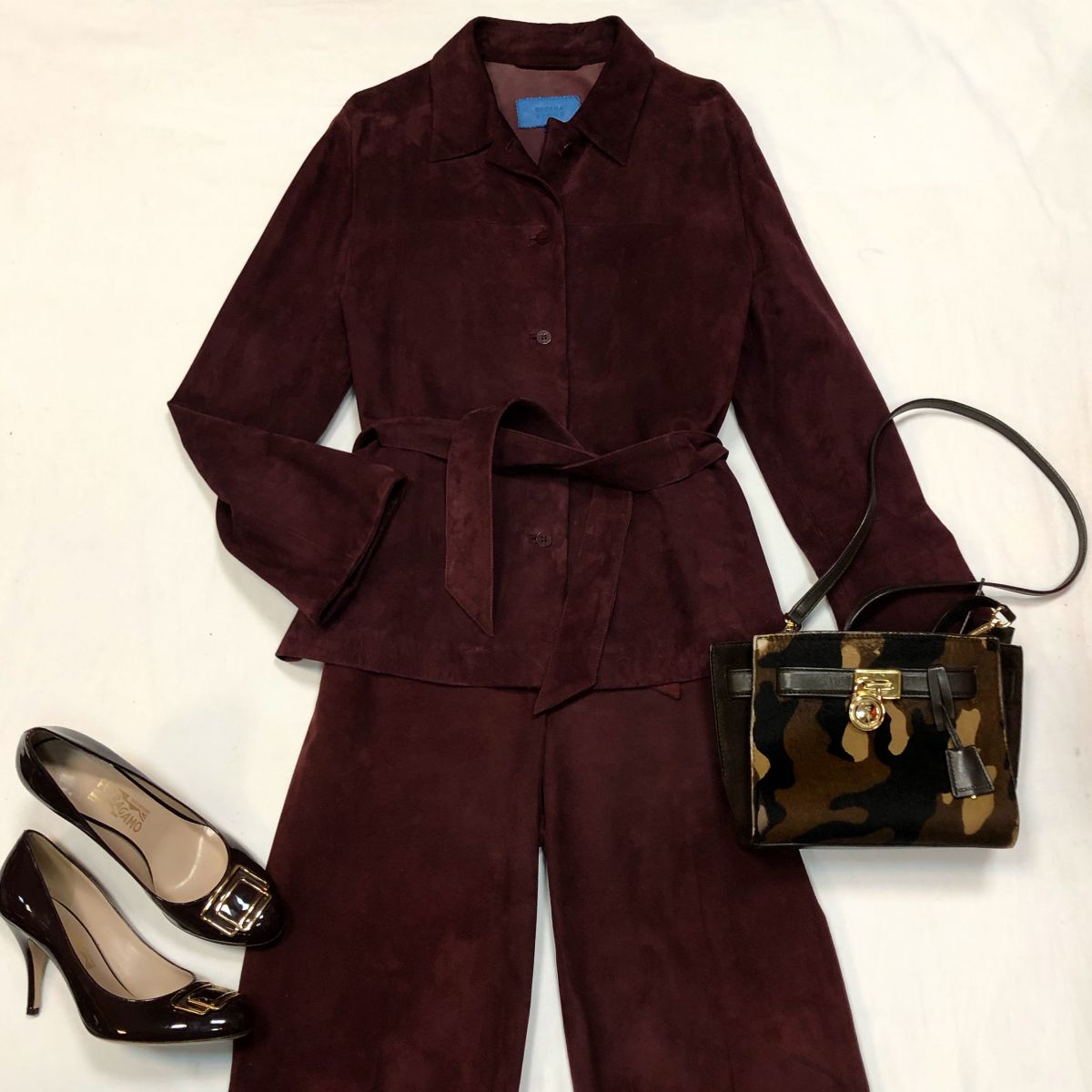 Костюм /замшевый/ Escada Sport размер 44 цена 23 078 руб Сумка Michael Kors