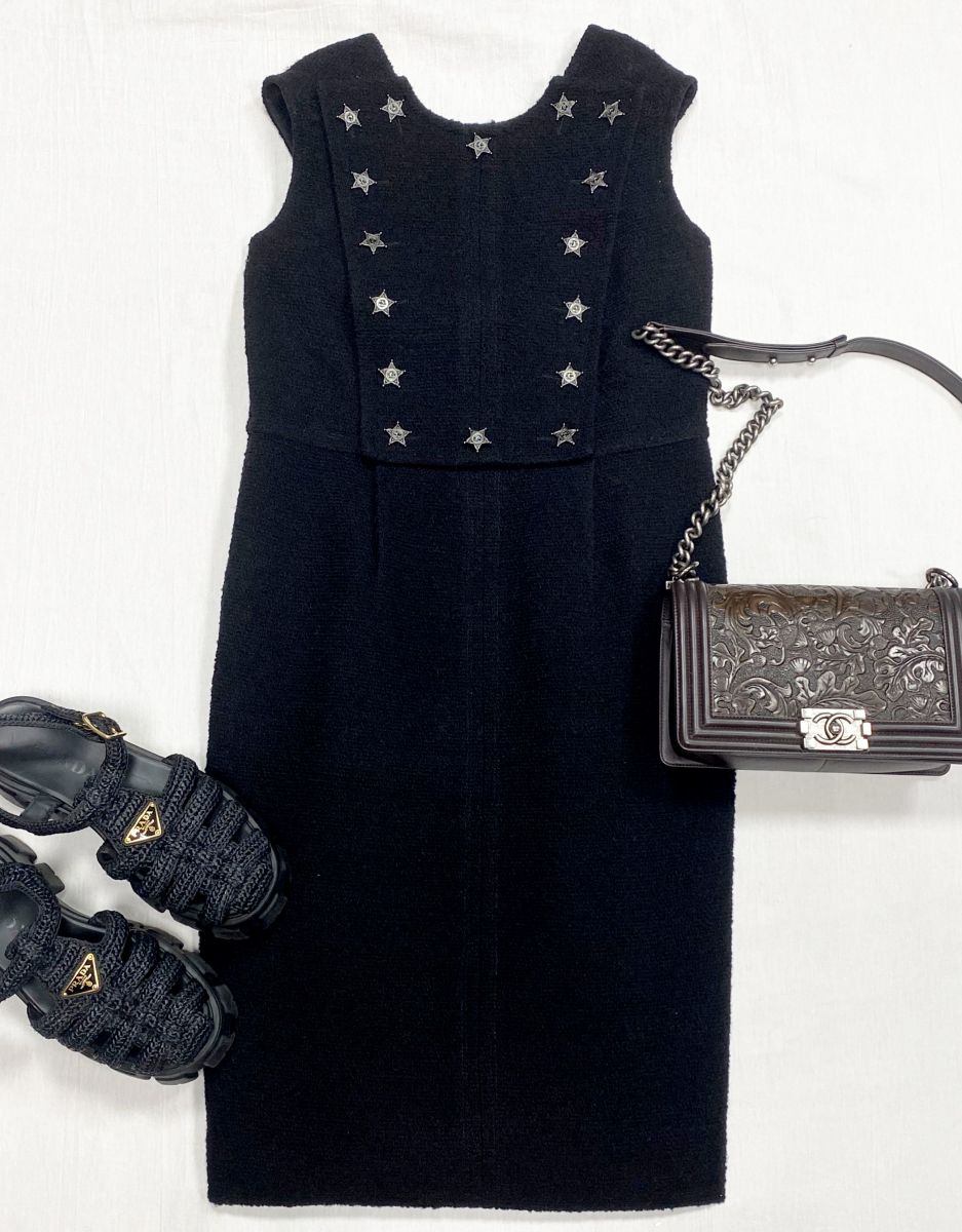 Платье Chanel размер 40 цена 78 275 руб
Босоножки Prada размер 39 цена 31 310 руб
Сумка Chanel