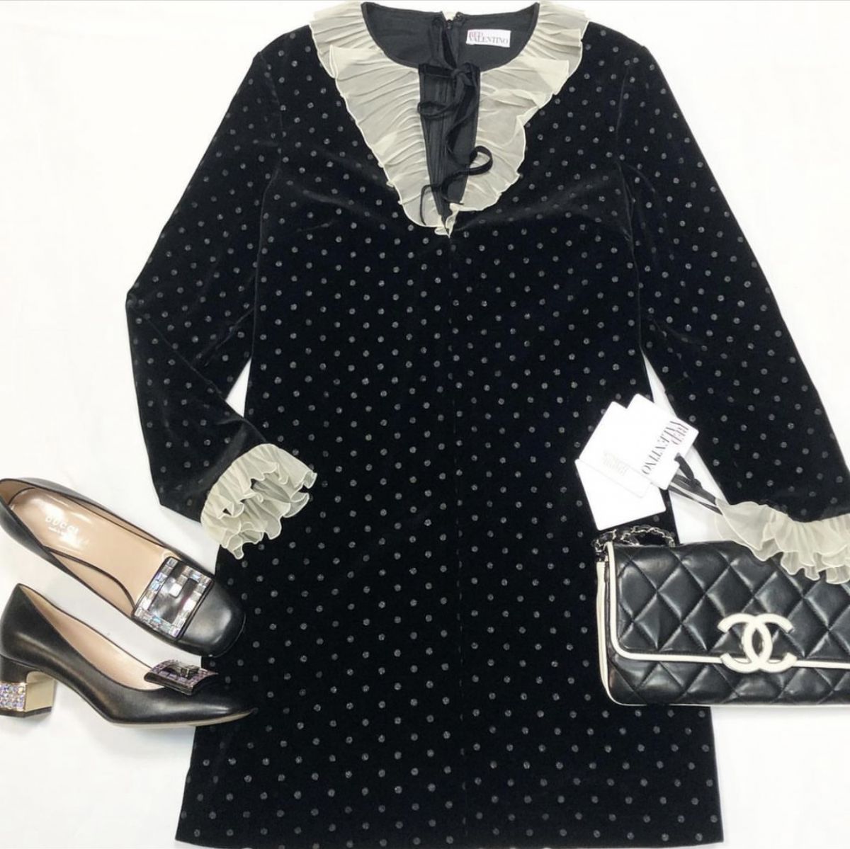 Платье /бархат/ Red Valentino размер 42 цена 12 308 руб /с ценником/ Туфли Gucci размер 37.5 цена 38463 руб Сумка Chanel