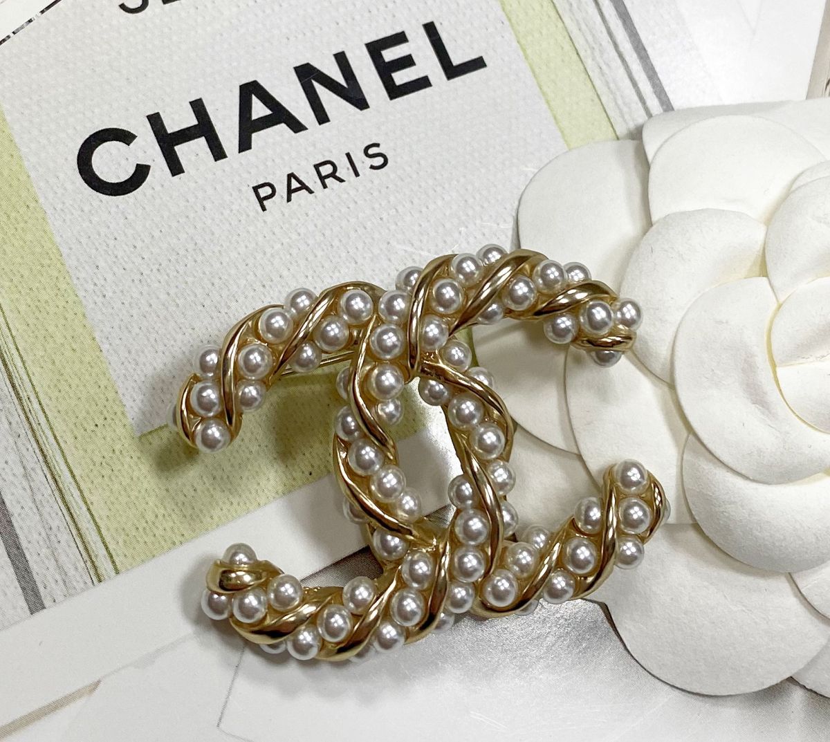 Брошка Chanel цена 39 138 руб 