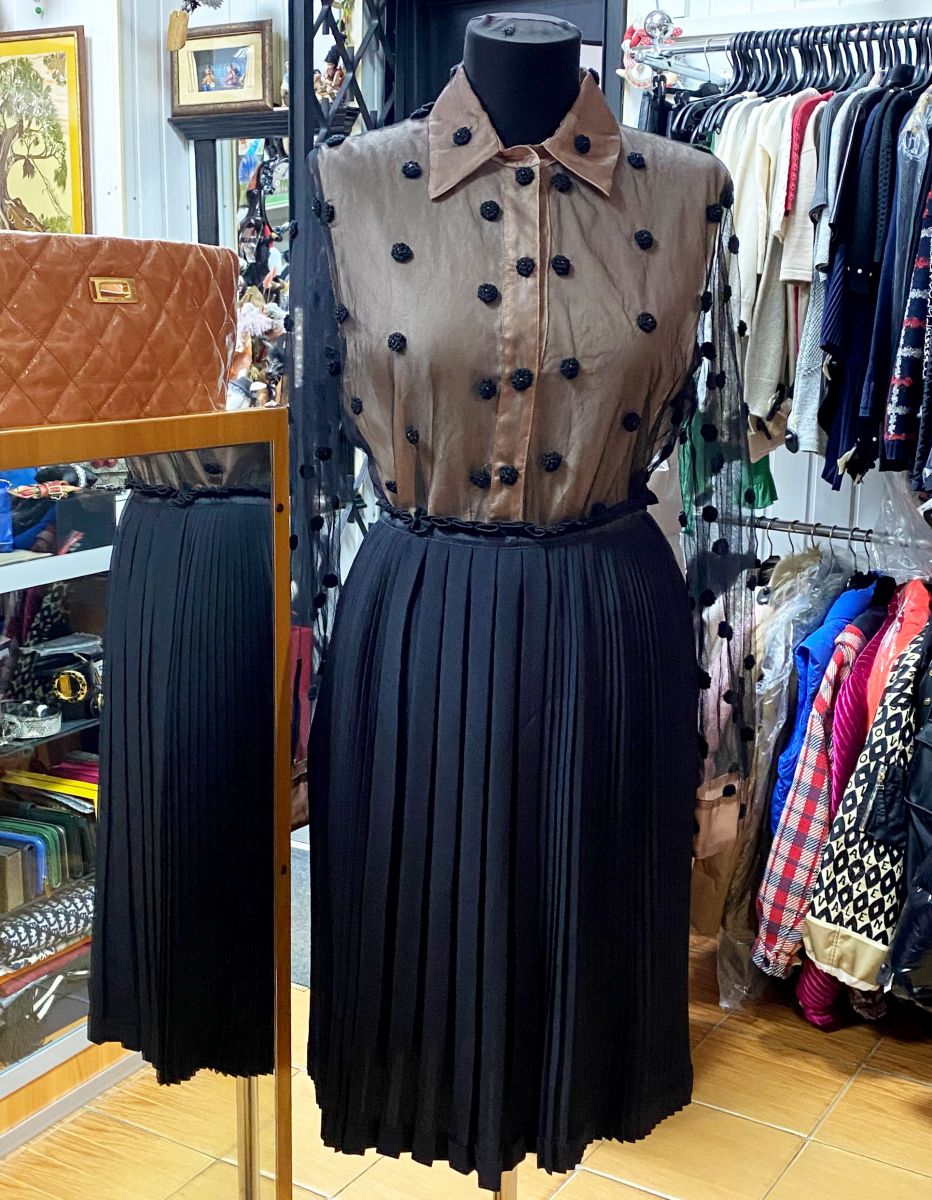 Юбка Hermes размер 36 цена 15 655 руб
Блузка Natasha Zinko размер 38 цена 4 697 руб